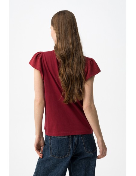 CAMISETA-BÁSICA-MANGAS-VOLANTES-CUELLO-PICO-KIRA-TIFFOSI