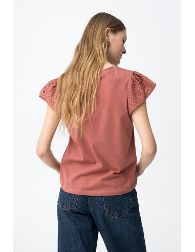 CAMISETA-CUELLO-REDONDO-MANGAS.VOLANTES-PERFORADA-GRACIOSA.TIFFOSI