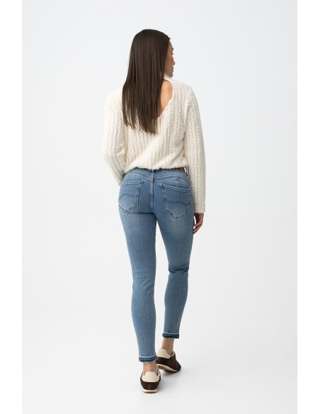 VAQUEROS-SKINNY.AZUL-CLARO-TIRO-ALTO-PUSH-UP-PUSH-IN-TIFFOSI