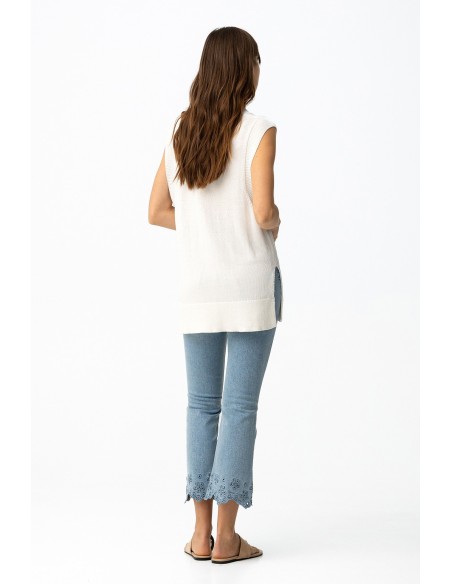 JEANS-AZUL-CLARO-TIRO-ALTO-CROPPED-DETALLE-BORDADO-FLORAL-MEGAN-TIFFOSI