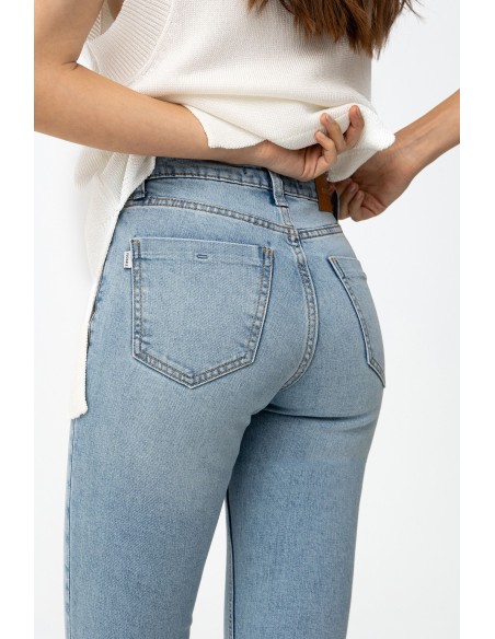 VAQUEROS CROPPED BORDADO TIFFOSI