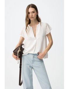 BLUSA-MANGAS.TRANSPARENTES-BORDADOS-CUELLO-PICO-NONY-TIFFOSI