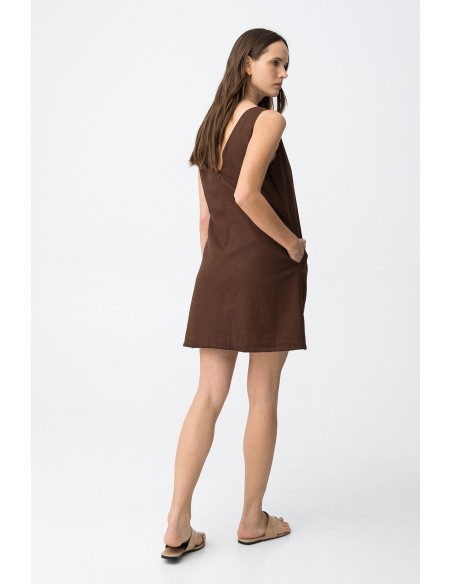 VESTIDO-MARRÓN-CHOCOLAYE-TIRANTES-ANCHOS-DETALLES-ESCOTE-BOLSILLOS-LATERALES-PATAGONIA-TIFFOSI