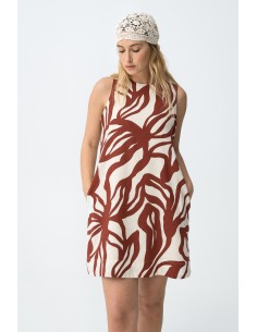 VESTIDO-SENCILLO-SIN-MANGAS-CORTE-RECTO-CIERRE-TRASERO-REBECA-TIFFOSI 2