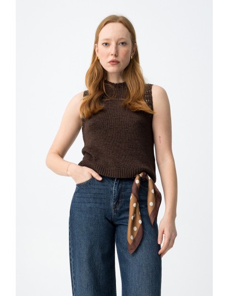 TOP-MARRÓN-CHOCOLATE-SON-MANGAS-ELÁSTICO-CUELLO-BAJO-DETALLE-CALADO-BAELLA-TIFFOSI