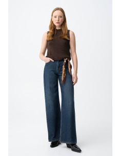 TOP-MARRÓN-CHOCOLATE-SON-MANGAS-ELÁSTICO-CUELLO-BAJO-DETALLE-CALADO-BAELLA-TIFFOSI