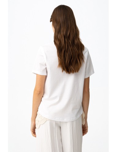 CAMISETA-BLANCA-BORDADOS-FLORES-BEIGE-FRASE-ANGEL-TIFFOSI