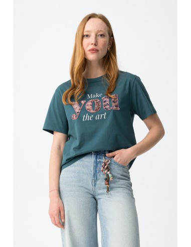 CAMISETA-VERDE-AZULADA-LETTERING-CONTRASTE-SKITTY-TIFFOSI