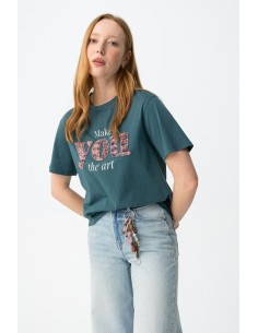 CAMISETA-VERDE-AZULADA-LETTERING-CONTRASTE-SKITTY-TIFFOSI