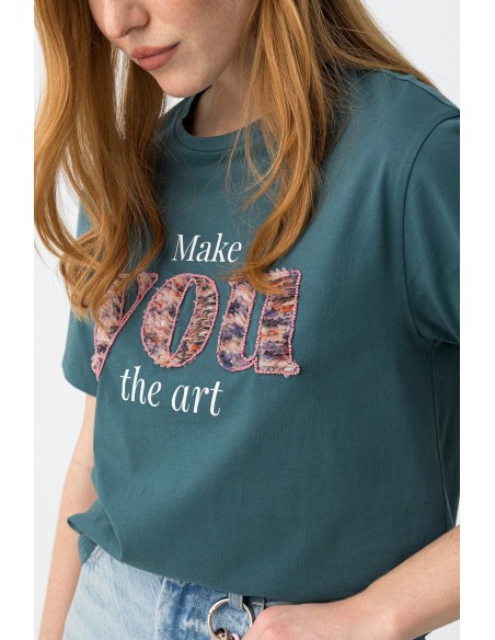 CAMISETA-VERDE-AZULADA-LETTERING-CONTRASTE-SKITTY-TIFFOSI