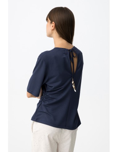 CAMISETA-MARINO-DETALLE-ABERTURA-LAZADA-ADORNOS-MOTIVOS-MARINOS-ISLA-TIFFOSI