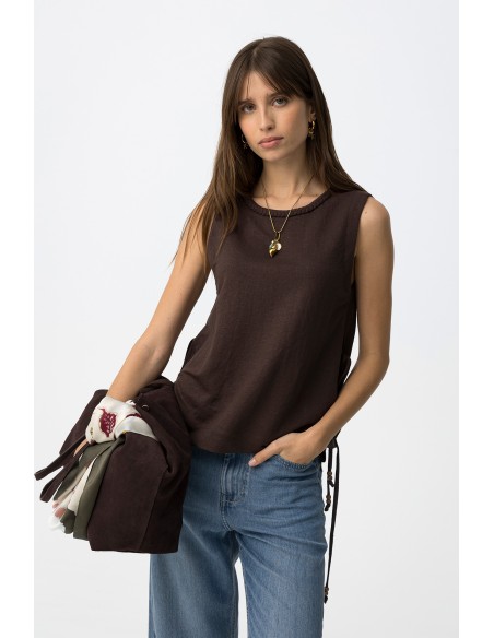 TOP-SIN-MANGAS-CUELLO-TRENZADO-LAZADA-LATERALES-BRESHA-TIFFOSI