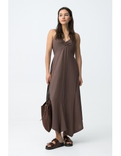 VESTIDO-MARRÓN-TIRANTES-FINOS-REGULABLES-ESCOTE-FRUNCIDO-AGGRON-TIFFOSI