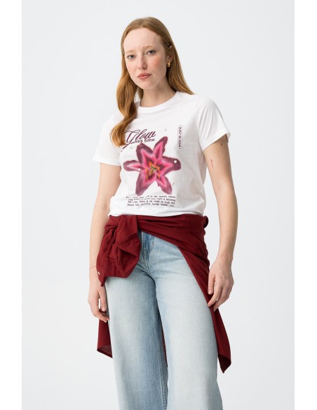 CAMISETA-BLANCA-ESTAMPADO-FLOR-ROSA-LETRAS-WILPIX-TIFFOSI