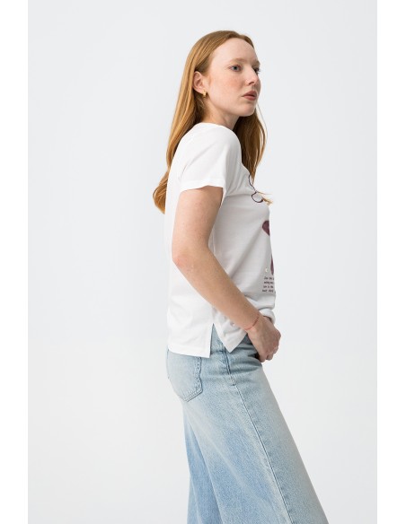CAMISETA-BLANCA-ESTAMPADO-FLOR-ROSA-LETRAS-WILPIX-TIFFOSI