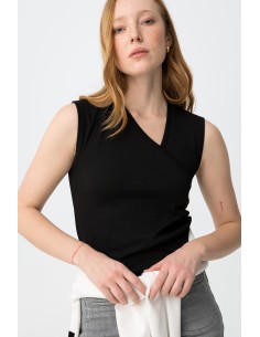 TOP-CRUZADO-CUELLO-PICO-SLIM-PHANIE-TIFFOSI