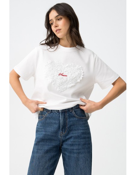 CAMISETA-BLANCA-CORAZÓN-BORDADO-AL-TONO-AMORE-AURA-TIFFOSI