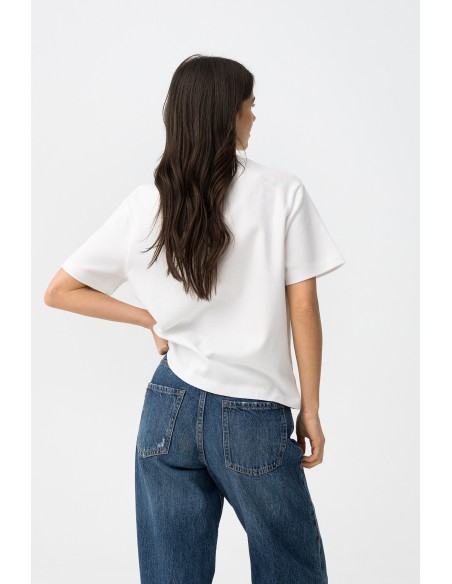 CAMISETA-BLANCA-CORAZÓN-BORDADO-AL-TONO-AMORE-AURA-TIFFOSI