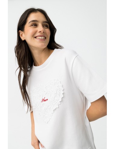 CAMISETA-BLANCA-CORAZÓN-BORDADO-AL-TONO-AMORE-AURA-TIFFOSI