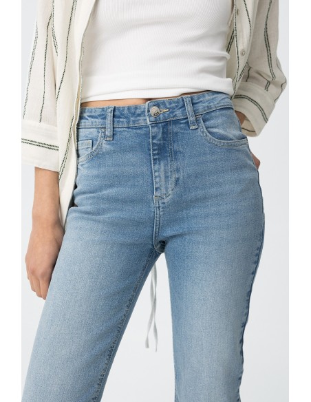 VAQUEROS-AZUL-CLARO-MEGAN-CROPPED-FLARE-TIFFOSI