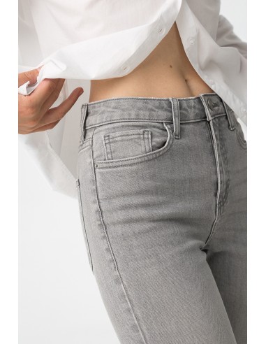 JEANS-GRISES-MEGAN-FLARE-CAMPANA-DESFLECADOS-TIFFOSI