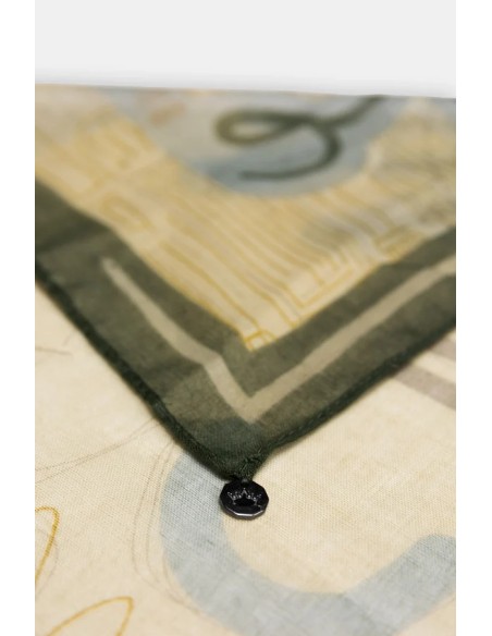 PAÑUELO-RECTANGULAR-ESTAMPADO-IRON-ANEKKE