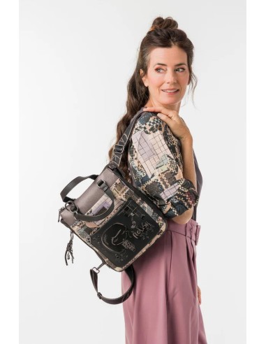 MOCHILA-DOS-ASAS-MANO-COMPARTIMENTOS-ESTAMPADA-IRON-ANEKKE