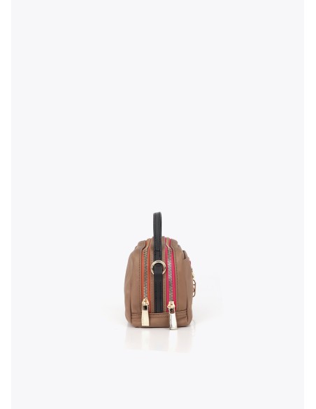 BANDOLERA-NYLON-CHARM-DOS-COMPARTIMENTOS-ASA-MANO-ASA-BANDOLERA-REGULABLE-MARRÓN-TAUPE-LOLA-CASADEMUNT