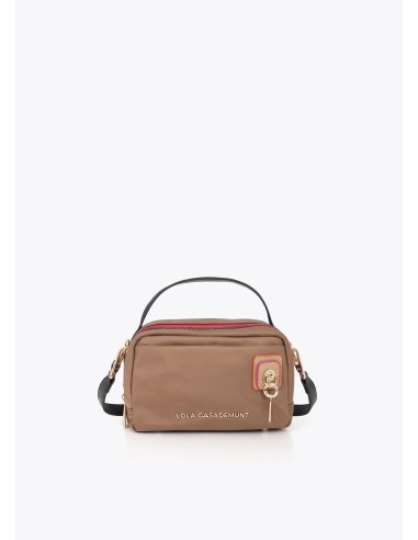 BANDOLERA-NYLON-CHARM-DOS-COMPARTIMENTOS-ASA-MANO-ASA-BANDOLERA-REGULABLE-MARRÓN-TAUPE-LOLA-CASADEMUNT