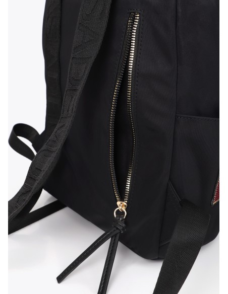 MOCHILA-NYLON-NEGRO-PARCHES-MÚLTIPLES COMPARTIMENTOS-ASA-MANO-LOLA-CASADEMUNT