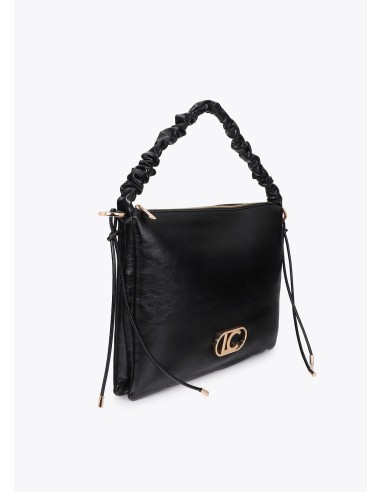 FUNDA-PORTATIL-TABLET-EFECTO-PIEL-NEGRA-ASA-MANO-ASA-BANDOLERA-LOLA-CASADEMUNT