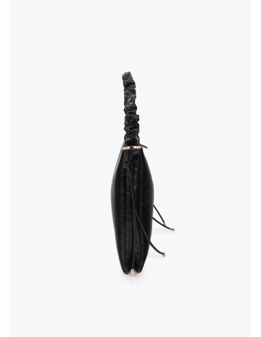 FUNDA-PORTATIL-TABLET-EFECTO-PIEL-NEGRA-ASA-MANO-ASA-BANDOLERA-LOLA-CASADEMUNT