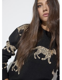 JERSEY-NEGRO-ESTAMPADO-LEOPARDOS-COLLAR-LOGO-LOLA-CASADEMUNT 2