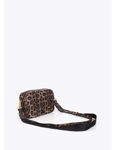 BANDOLERA-ANIMAL-PRINT-CIERRE-CREMALLERA-ASA-BANDOLERA-LOGO-DORADO-FRONTAL-LOLA-CASADEMUNT