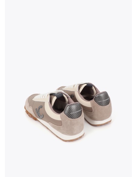 ZAPATILLAS-DIFERENTES-MATERIALES-GRS-PARDO-DETALLES-PIEL-LOLA-CASADEMUNT