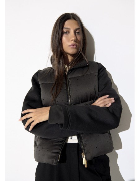 ANORAK-NEGRO-ACOLCHADO-CIERRE-CREMALLERA-STRASS-LOLA-CASADEMUNT