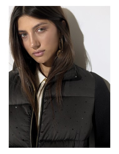ANORAK-NEGRO-ACOLCHADO-CIERRE-CREMALLERA-STRASS-LOLA-CASADEMUNT