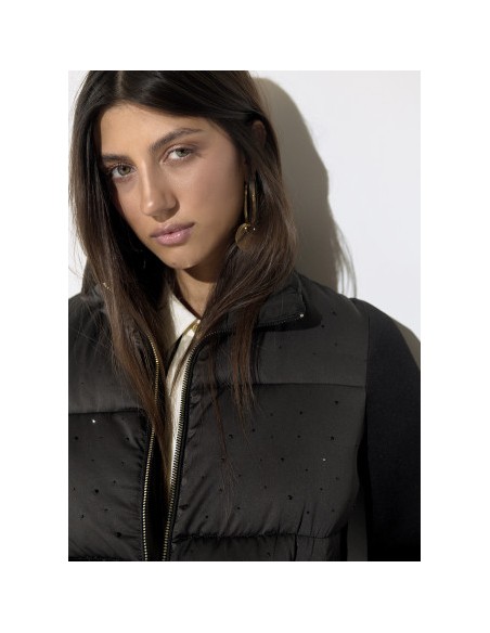 ANORAK-NEGRO-ACOLCHADO-CIERRE-CREMALLERA-STRASS-LOLA-CASADEMUNT