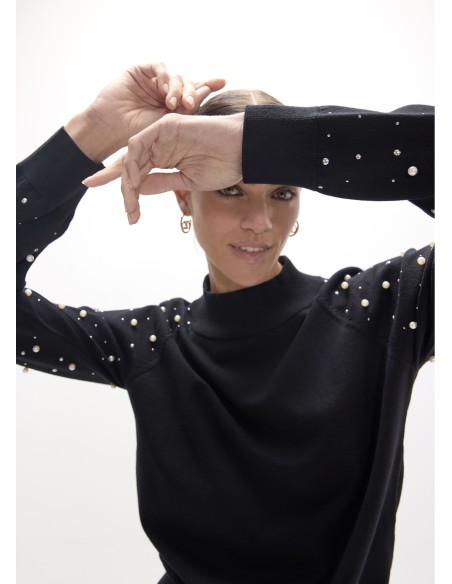 JERSEY-NEGRO-CUELLO-SEMI-CISNE-MANGAS-PERLAS-TACHAS-LOLA-CASADEMUNT