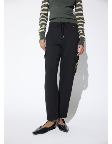PANTALÓN-NEGRO-CARGO-CORDONES-CINTURA-PARCHE-AVIADOR-LOLA-CASADEMUNT