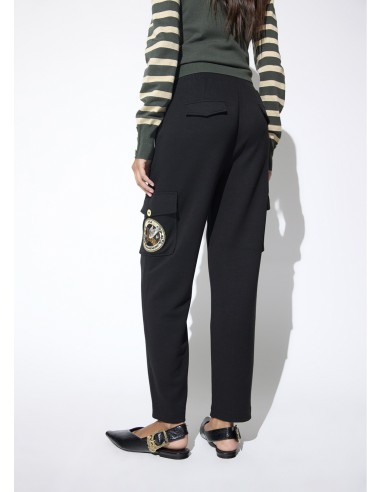 PANTALÓN-NEGRO-CARGO-CORDONES-CINTURA-PARCHE-AVIADOR-LOLA-CASADEMUNT