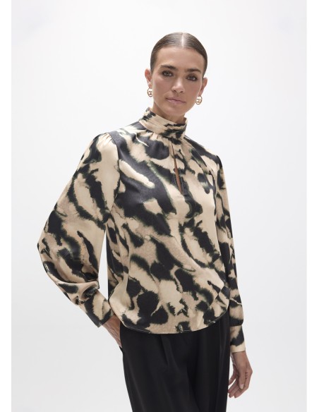 BLUSA-PRINT-MÁRMOL-CIERRE-ABOTONADO-CUELLO-LOLA-CASADEMUNT