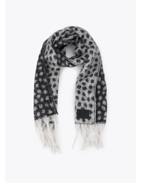 BUFANDA.REVERSIBLE-PRINT-NEGRO-GRIS-CRUDO-FLECOS-LOLA-CASADEMUNT