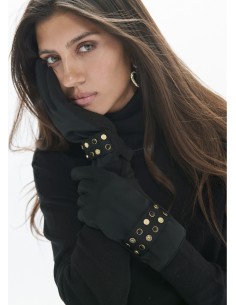 GUANTES-NEGROS-EFECTO-PIEÑ-CADENA-DORADA-PUÑOS-LOLA-CASADEMUNT