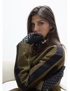 GUANTES-NEGROS-ACOLCHADOS-MINI-TACHAS-LOLA-CASADEMUNT