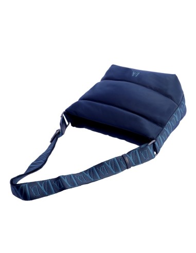 BANDOLERA-AZUL-ACOLCHADA-ASA-BANDOLERA-LOGOTIPADA-COMPARTIMENTO-TRASERO-DON-ALGODÓN