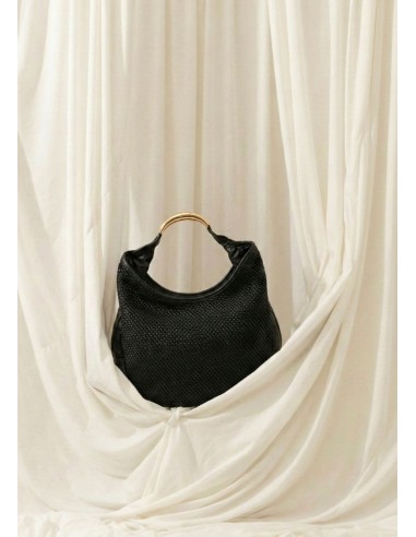 BOLSO-HOBO-TEXTURIZADO-ASA-METÁLICA-DORADA-COMPARTIMENTO-TRASERO-NOCO-COMPLEMENTOS