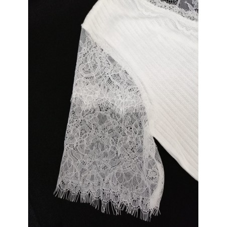 top-de-punto-detalle-puntilla-blanco-lola-casademunt