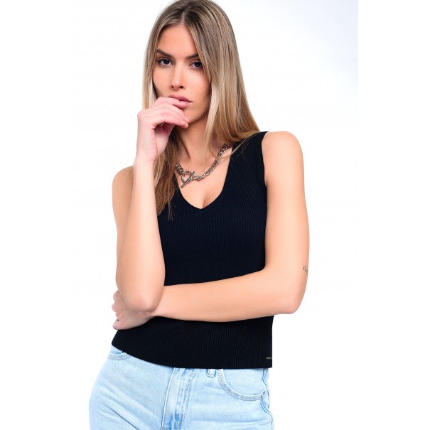 top-corto-negro-de-canale-sin-mangas