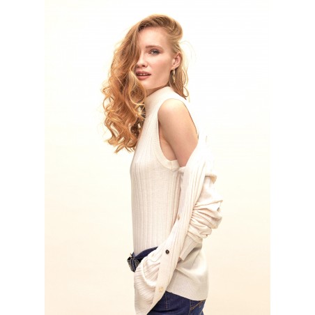 TOP-RIB-CUELLO-PERKINS-CRUDO-SIN-MANGAS-LOLA-CASADEMUNT